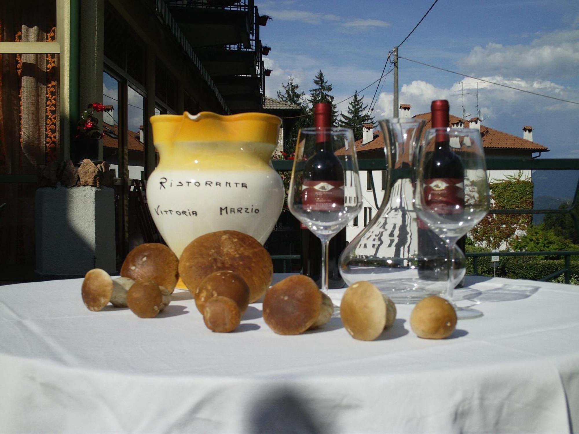 Budget Hotel Vittoria & Ristorante Marzio Exterior photo